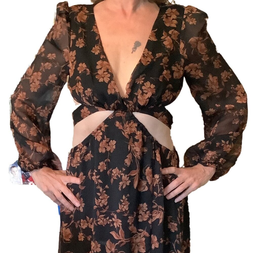 NWT Style Rack Floal Cut Out Maxi Dress Size: Medium